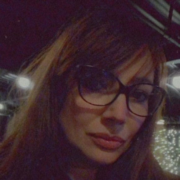 Meet your Posher, Janet - Picture 1 of 1